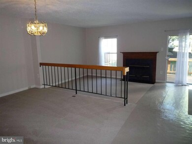 12262 Wye Oak Commons Cir, Burke, VA 22015 - photo 7