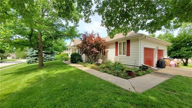 302 Toucan St, Raymore, MO 64083 - photo 4