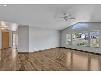 122 Lilly Ct, Sutherlin, OR 97479 - photo 6