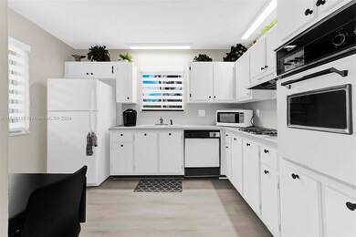 16274 Laurel Dr unit 201, Weston, FL 33326 - photo 3