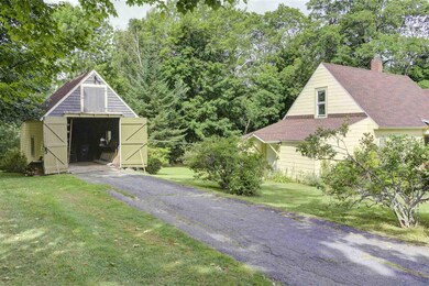 48 Cottage St, Bethlehem, NH 03574 - photo 3