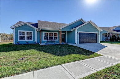 947 N White Oaks Ln, Oak Grove, MO 64075 - photo 4