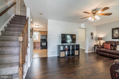 139 Gentry Dr, Perkasie, PA 18944 - photo 4