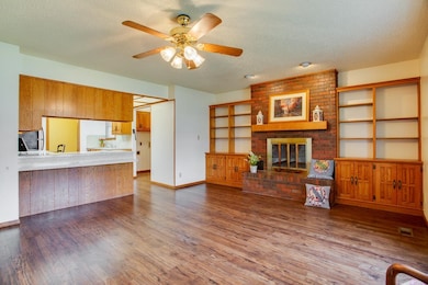 220 N Main St, Waukomis, OK 73773 - photo 6