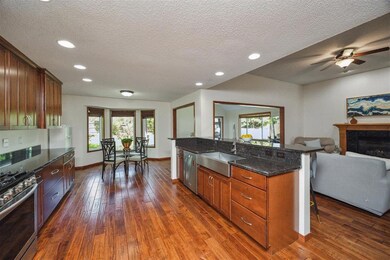 15919 Hawthorn Cir, Clive, IA 50325 - photo 6