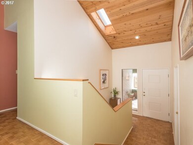 1031 Oxford Dr, Lake Oswego, OR 97034 - photo 3