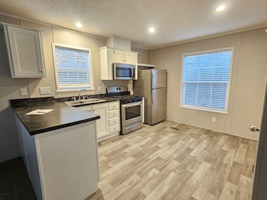 46000 Geddes Rd unit 329, Canton, MI 48188 - photo 2