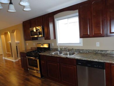 1726 Queens Ct, Carpentersville, IL 60110 - photo 7