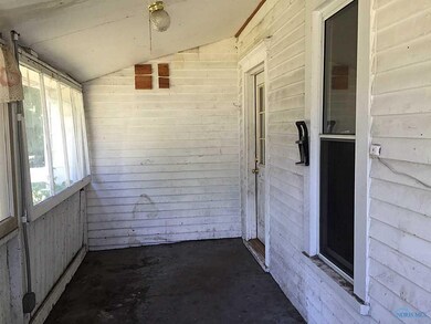 Screened Porch.