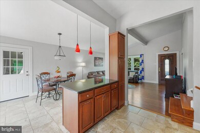 356 Sussex Blvd, Broomall, PA 19008 - photo 5