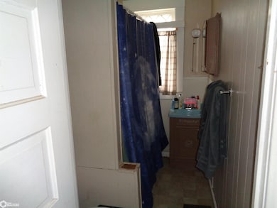 310 N 15th St, Centerville, IA 52544 - photo 5