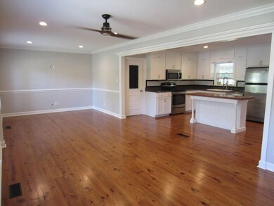 1805 W Lakeridge Dr, Albany, GA 31707 - photo 6