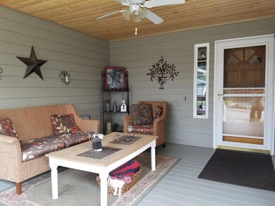 1114 NW Cooke Ave, Grants Pass, OR 97526 - photo 3