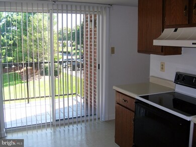 200 Chapel Ct unit 209, Walkersville, MD 21793 - photo 6