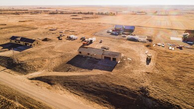 14932 Cochise St, Williston, ND 58801 - photo 2