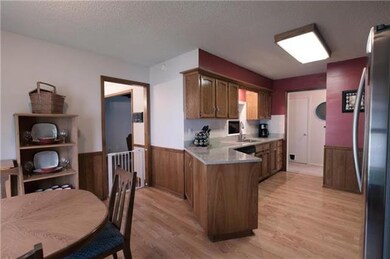 8624 Alden St, Lenexa, KS 66215 - photo 6