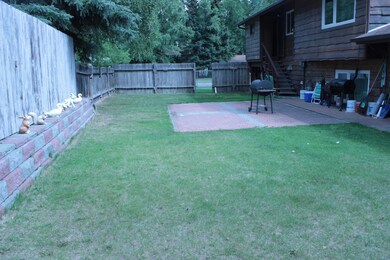 back yard w/patio
