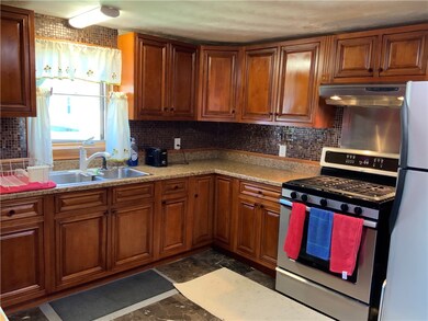 36 Prentice Ave, Pawtucket, RI 02860 - photo 5