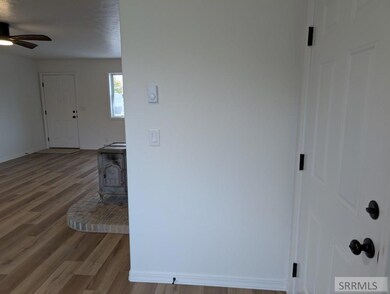 4822 S Streeter Ave, Ammon, ID 83406 - photo 5