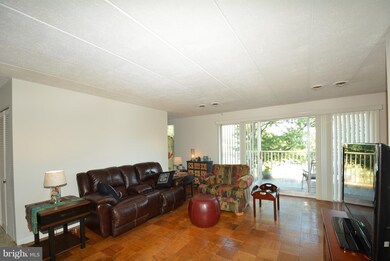 2618 Redcoat Dr unit 2B OR 184, Alexandria, VA 22303 - photo 5