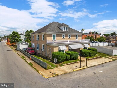 213 N Charles St, Charles Town, WV 25414 - photo 2
