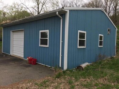 250 Orchard Dr W, Falls, PA 18615 - photo 3