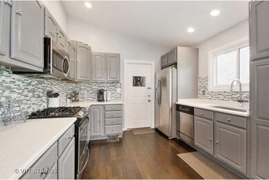 209 Thornhill Ct, Naperville, IL 60565 - photo 3