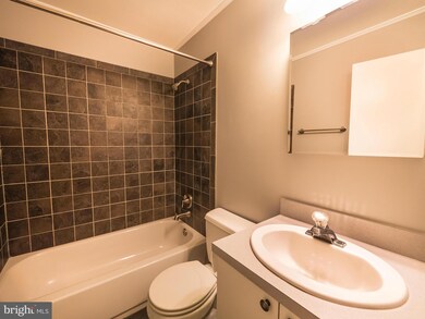 9908 Jonathan Dr, Dunkirk, MD 20754 - photo 5