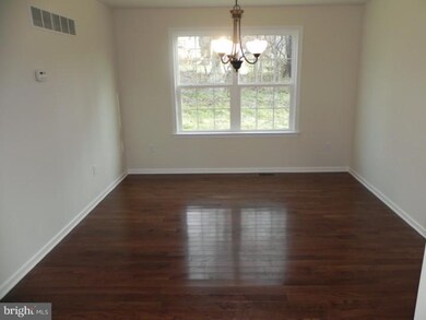 904 Nottingham Rd, Pottstown, PA 19465 - photo 3