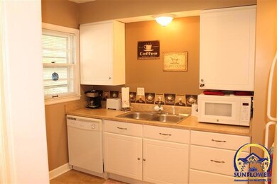 1136 SW Jane Ave, Topeka, KS 66604 - photo 7