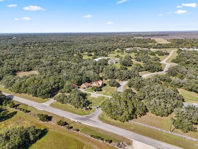 3035 Vaquero Dr, Palacios, TX 77465 - photo 2