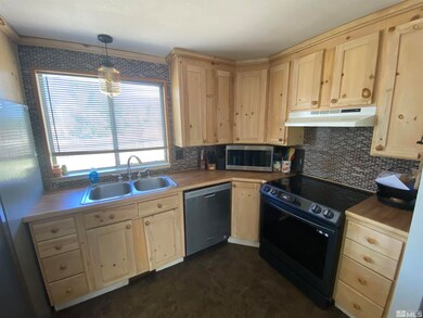 1855 Mizpah St, Winnemucca, NV 89445 - photo 6