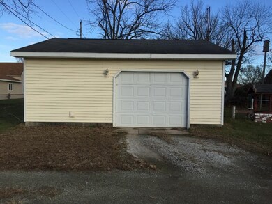 8 Mc Cormick St, Hamlet, IN 46532 - photo 4