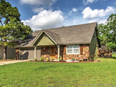 Close to Glenpool schools, full privacy fence, 148