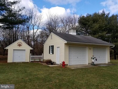 1233 Pouder Rd, Sykesville, MD 21784 - photo 2