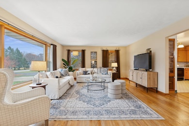 2272 Washington Ave, Saint Joseph, MI 49085 - photo 5