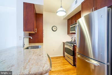 Clarendon 1021 unit 648, Arlington, VA 22201 - photo 4