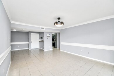 3065 Walnut Bend Ln unit 21, Houston, TX 77042 - photo 7