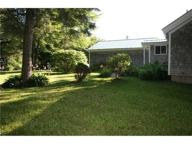 Back Yard. Nicely landscaped!