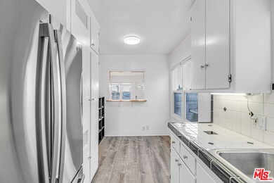 1352 Ocean Park Blvd unit F, Santa Monica, CA 90405 - photo 6