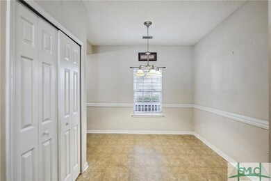 Fully equipped eat-in kitchen and breakfast area.