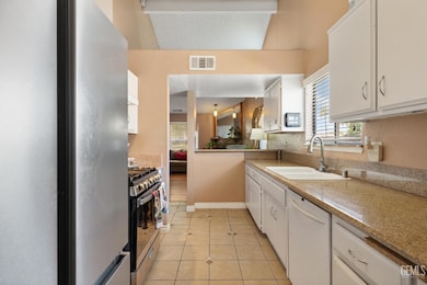 7800 Westfield Rd unit 28, Bakersfield, CA 93309 - photo 4