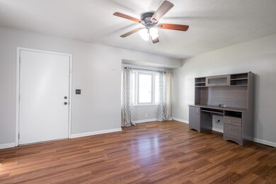 251 N Brooks St, Columbus, IN 47201 - photo 5