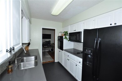 4110 30th St, Des Moines, IA 50310 - photo 4
