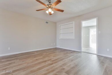 305 W Ivyglen St, Mesa, AZ 85201 - photo 4