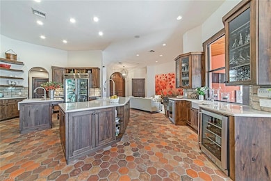 Chef's kitchen with 3 Franke Villeroy & Boch sinks