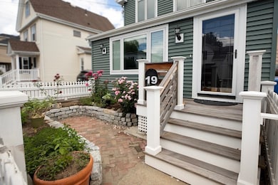 19 Plympton St, Waltham, MA 02451 - photo 3