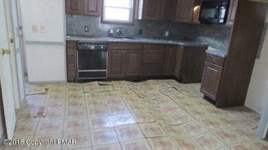 54 Flicker Ct, Blakeslee, PA 18610 - photo 2