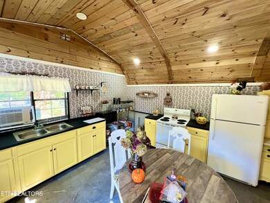 284 Ray Cross Rd, Harriman, TN 37748 - photo 5