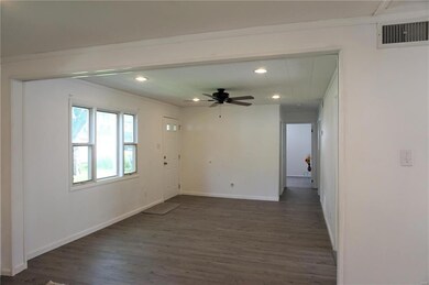 Note the can lights.